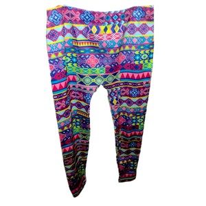 Girls patterned leggings, no inside tag but they’re closer to a size 7/8